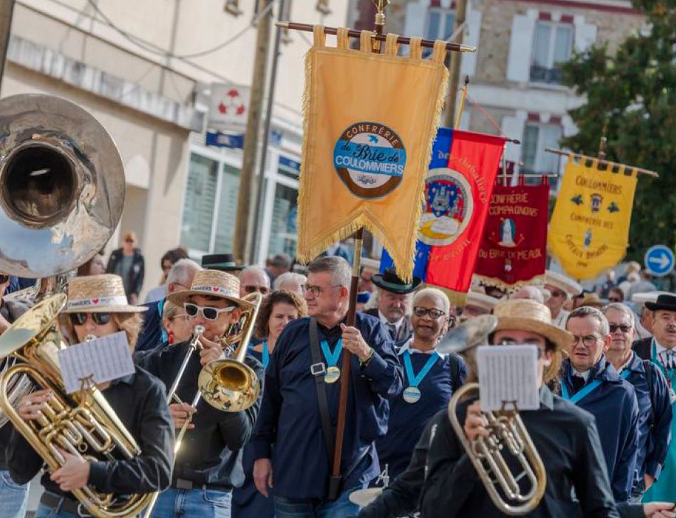 defile-fanfare-casb
