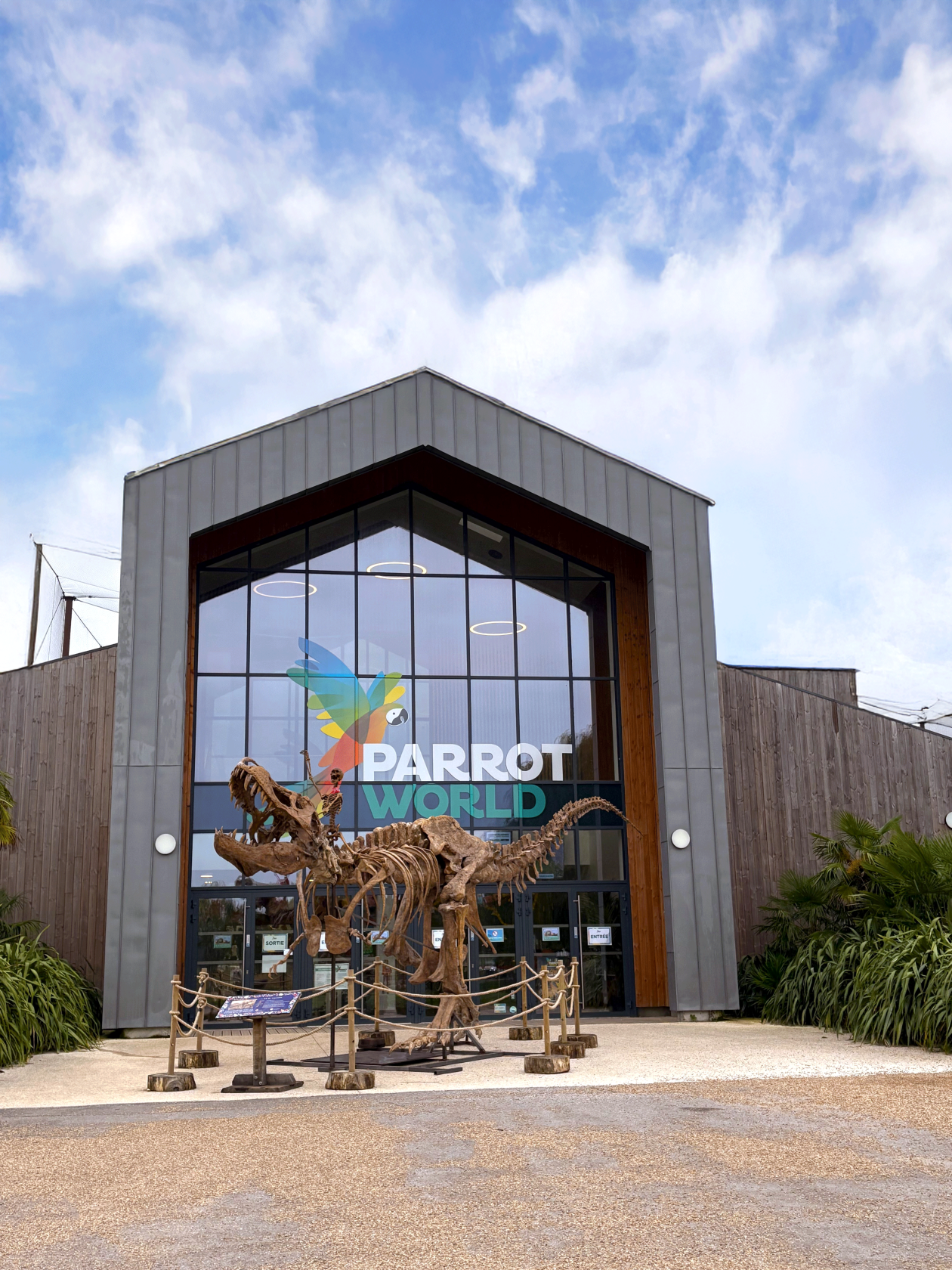 Parrot-World---DlosM-25-entrée