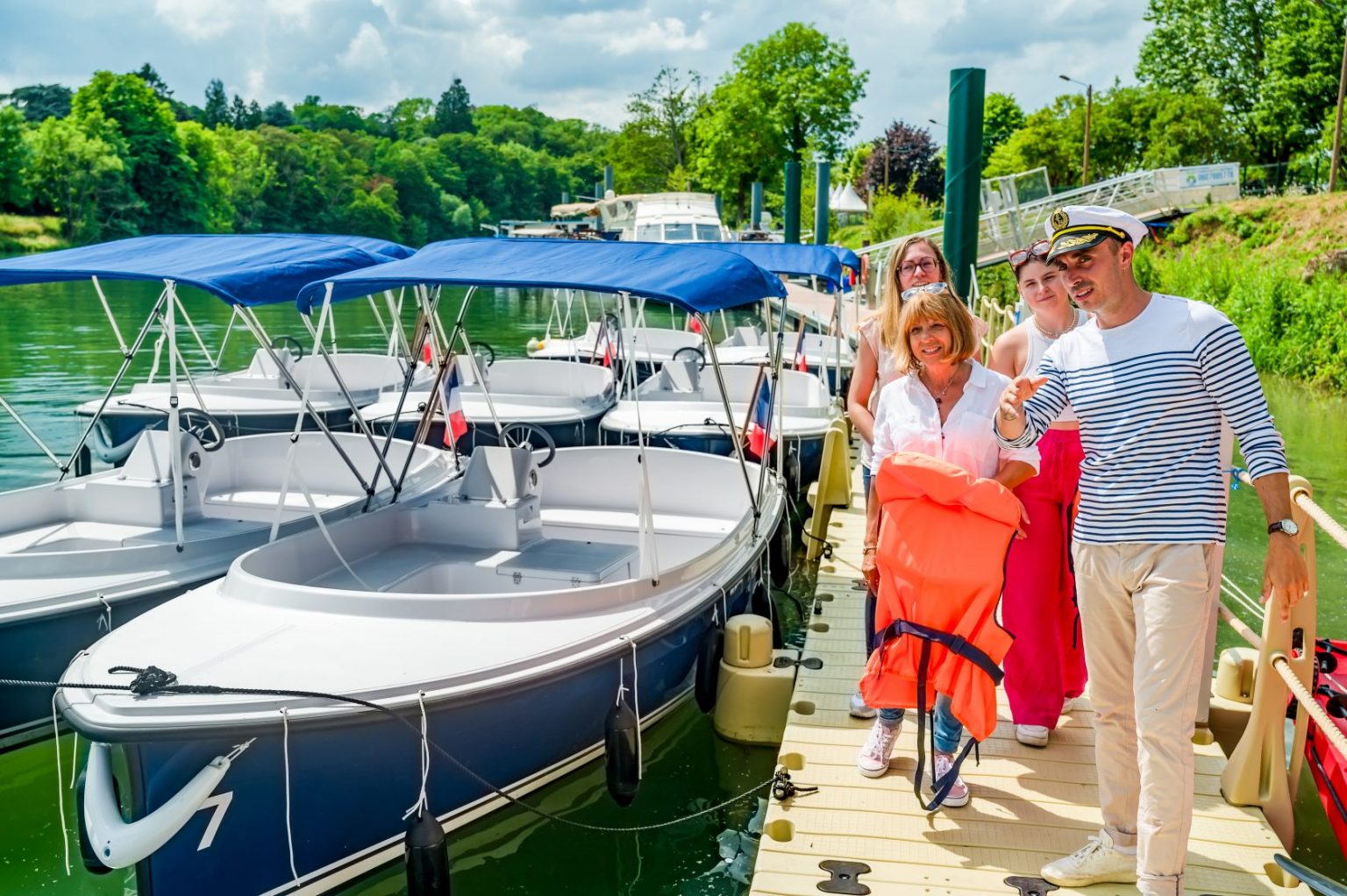 Accueil balade en bateaux électrique à La-Ferté-sous-Jouarre