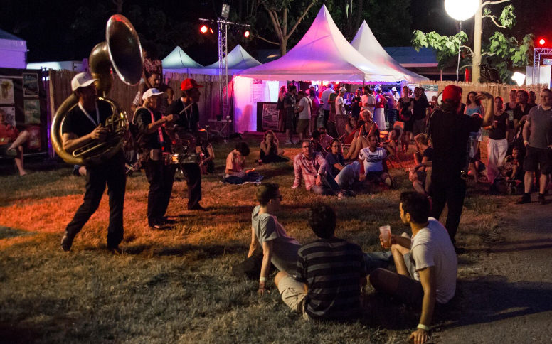 Esplanade-nuit-Ferte-Jazz-Festival-Ferte-sous-Jouarre-2018-Crédit : Spedidam