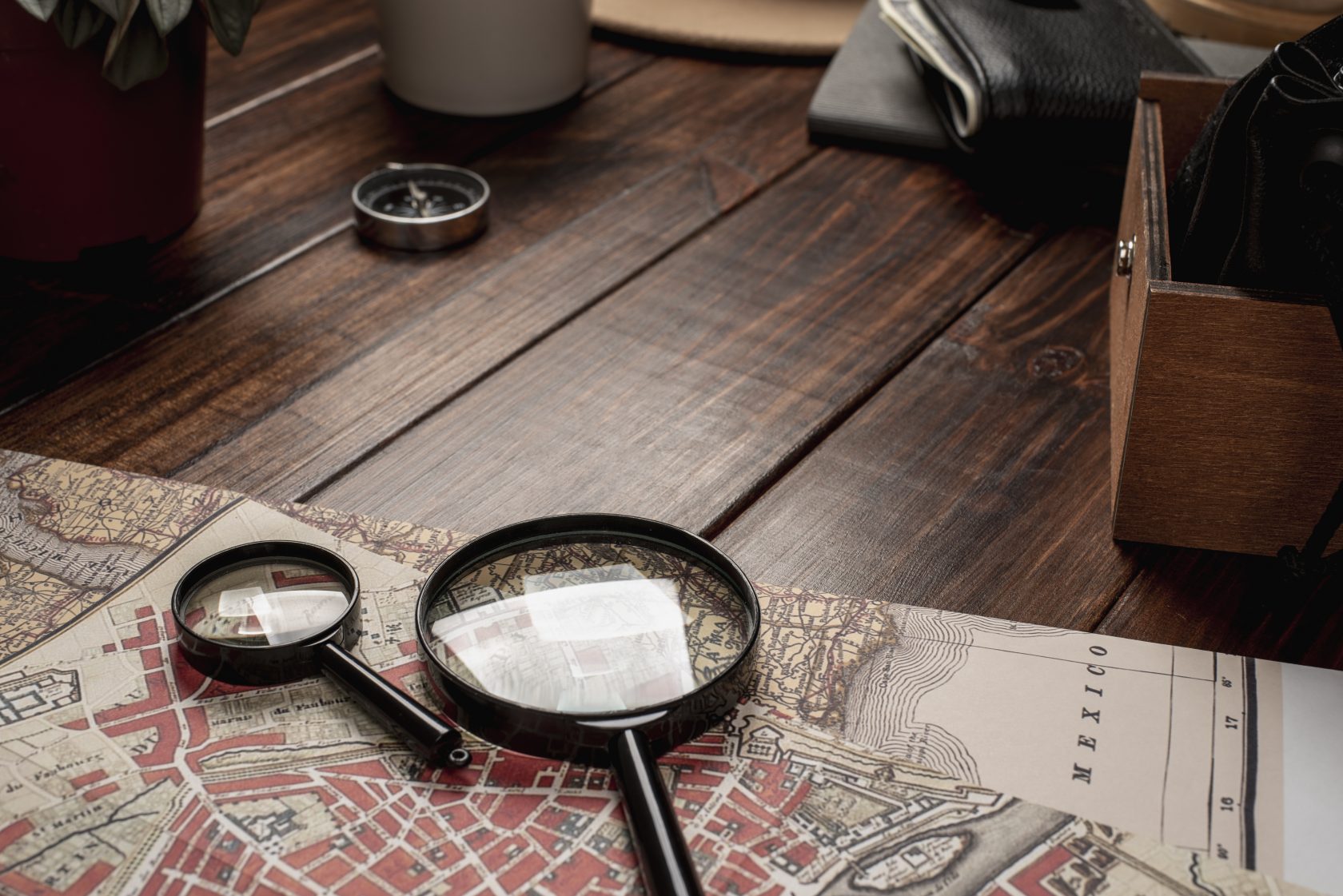 vue-carte-voyage-du-monde-loupe